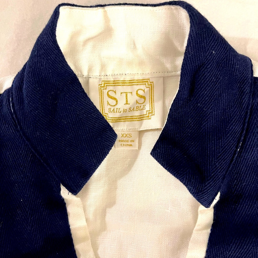 White and blue STS